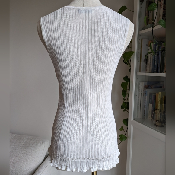 Morgano Sleeveless Ribbed Tank - Picture 2 of 10